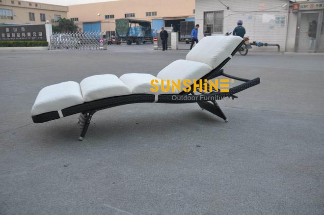 rattan sun lounger